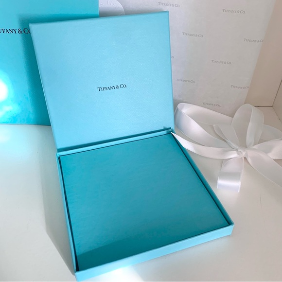 Tiffany & Co. Gift Set Box Bag Ribbon Card Full Set Large - Picture 12 of 16